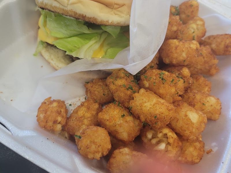 Sparkles Burger & Daiquri food