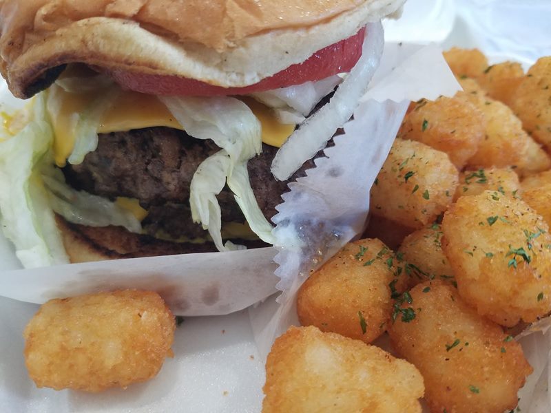 Sparkles Burger & Daiquri food